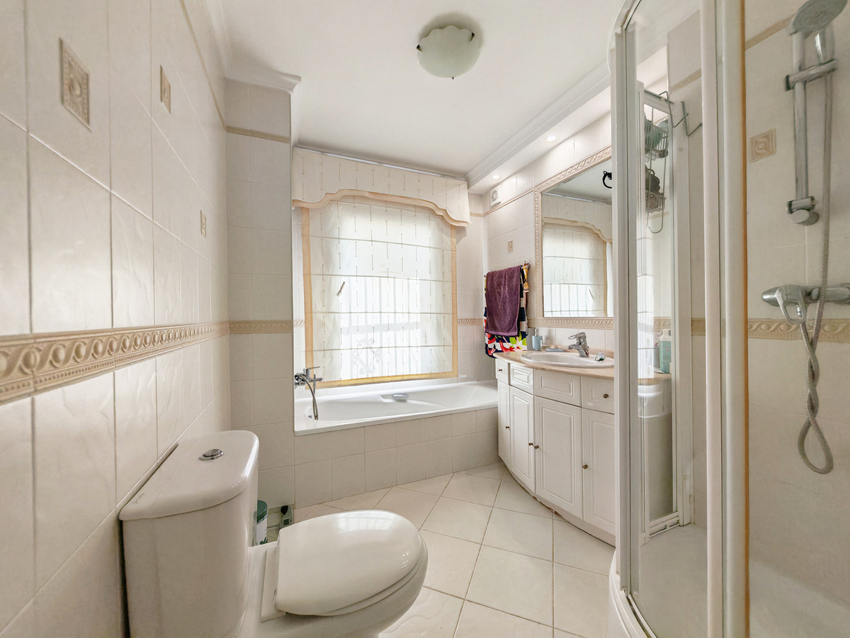 5 Bed Townhouse for sale in Benalmadena Costa Del Sol, Málaga, Spain