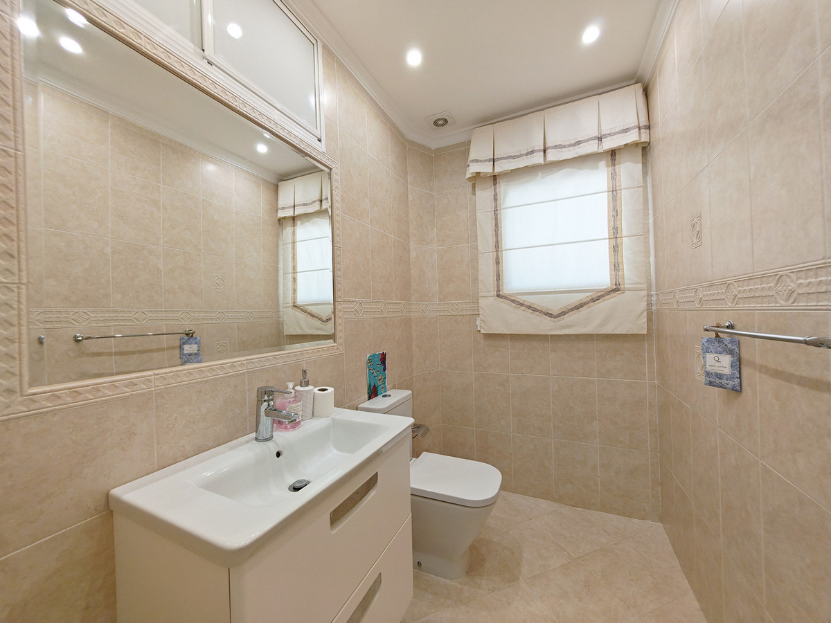 5 Bed Townhouse for sale in Benalmadena Costa Del Sol, Málaga, Spain