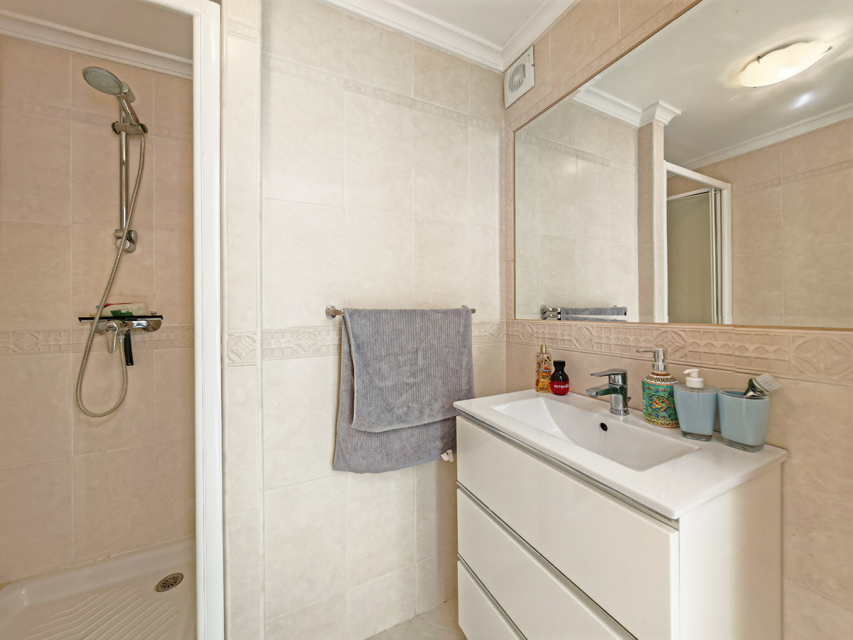 5 Bed Townhouse for sale in Benalmadena Costa Del Sol, Málaga, Spain