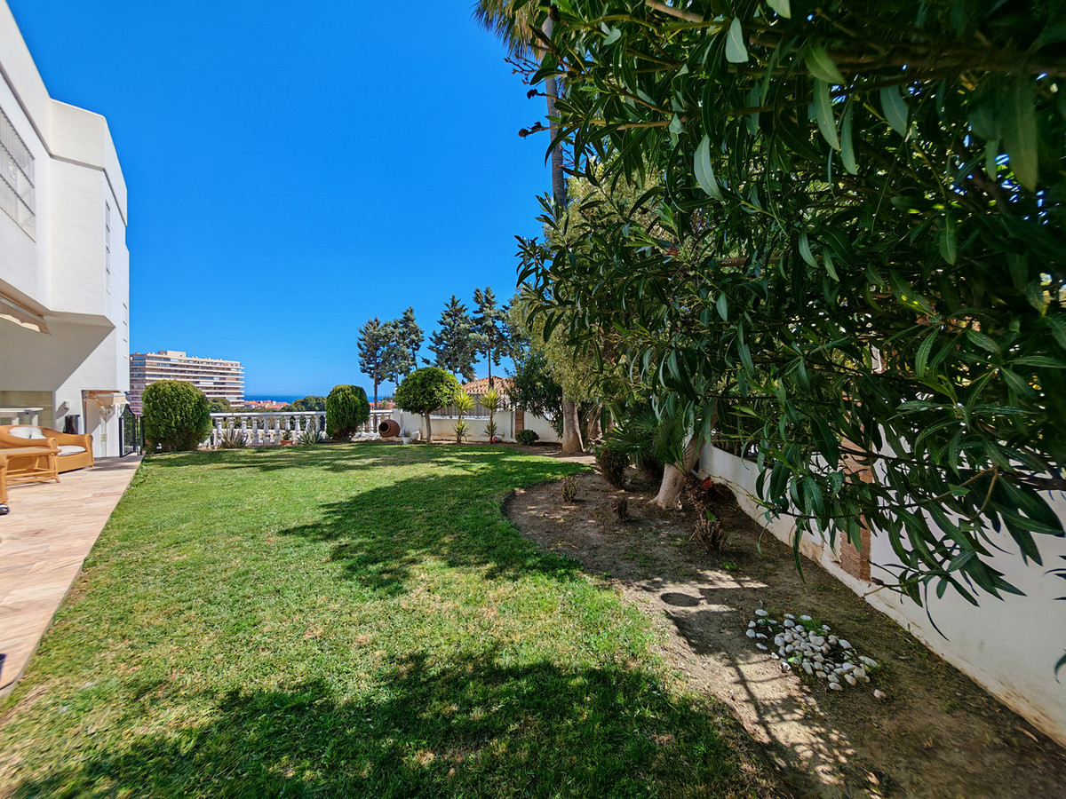 5 Bed Townhouse for sale in Benalmadena Costa Del Sol, Málaga, Spain