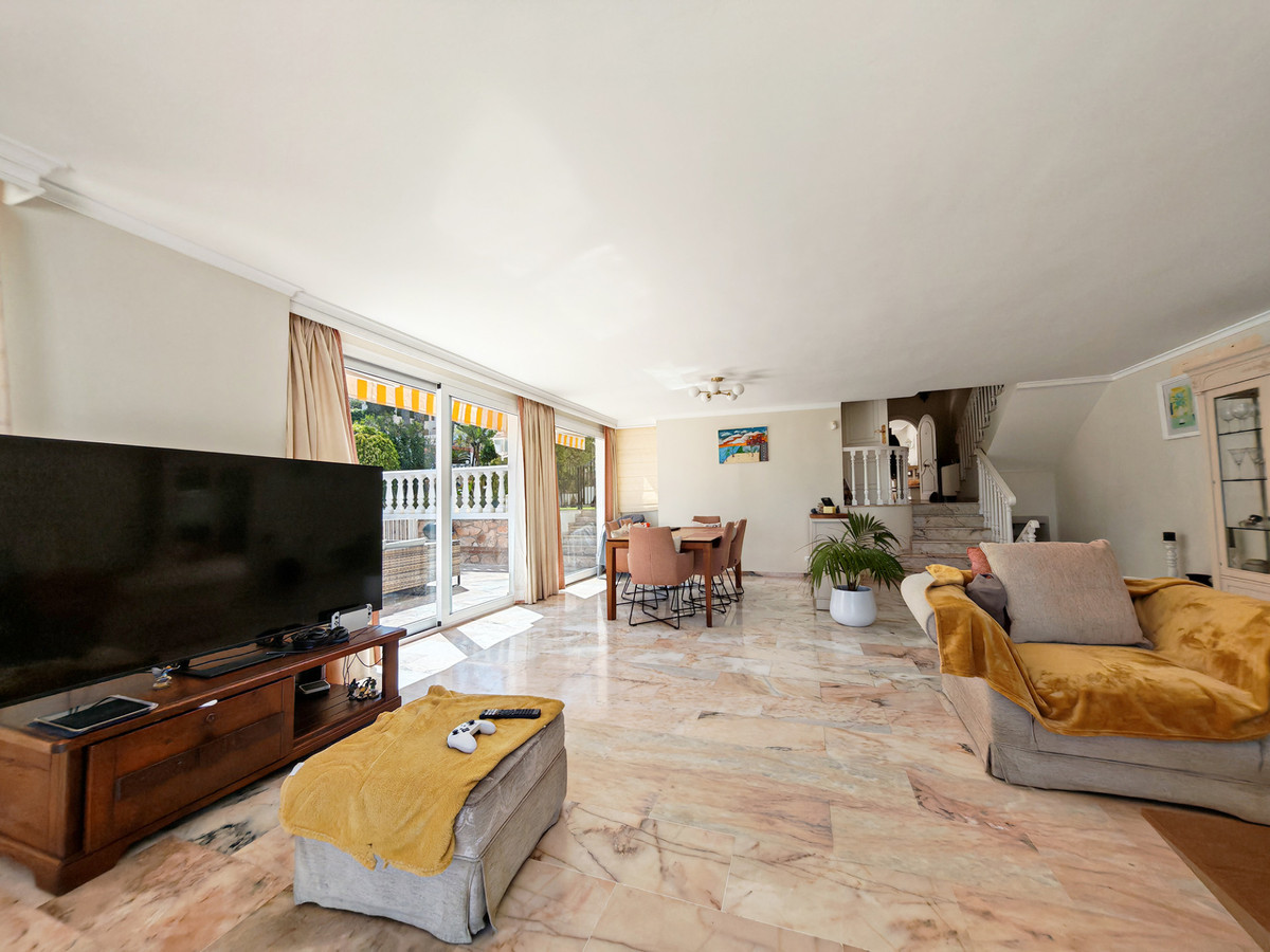 5 Bed Townhouse for sale in Benalmadena Costa Del Sol, Málaga, Spain