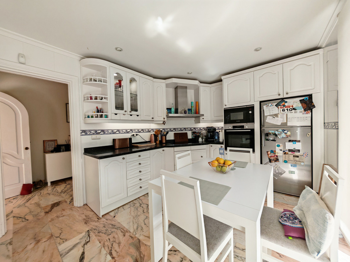 5 Bed Townhouse for sale in Benalmadena Costa Del Sol, Málaga, Spain