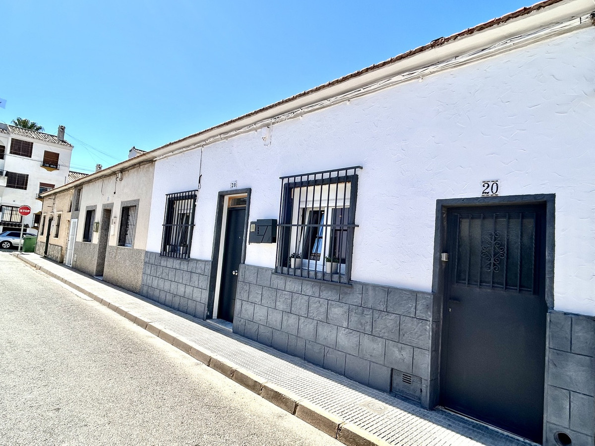 4 Bed Townhouse for sale in San Miguel De Salinas Costa Blanca, Alicante, Spain