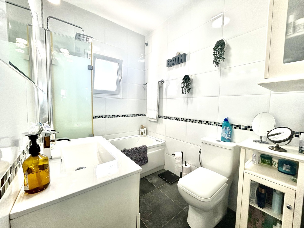 2 Bed Townhouse for sale in Villamartin Costa Blanca, Alicante, Spain