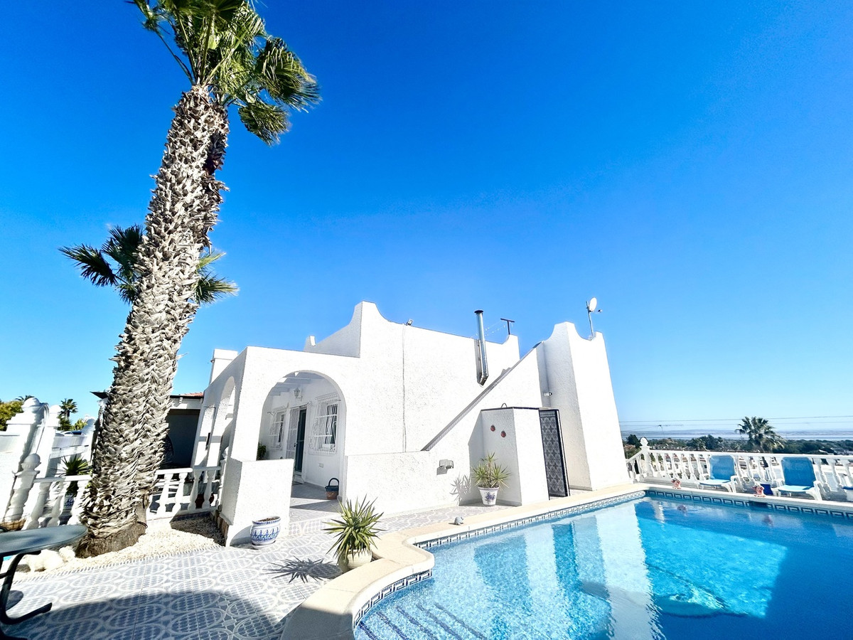 2 Bed Townhouse for sale in Villamartin Costa Blanca, Alicante, Spain