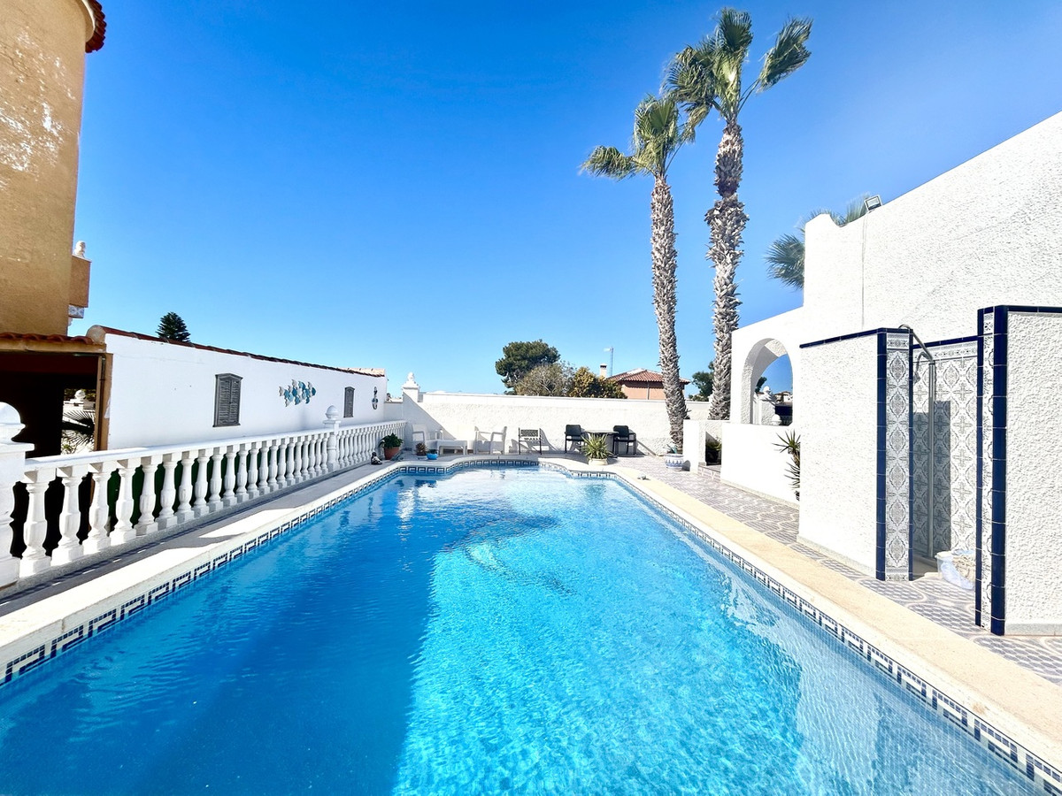 2 Bed Townhouse for sale in Villamartin Costa Blanca, Alicante, Spain