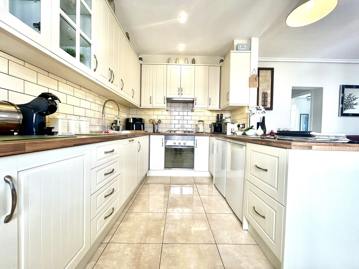 2 Bed Townhouse for sale in Villamartin Costa Blanca, Alicante, Spain