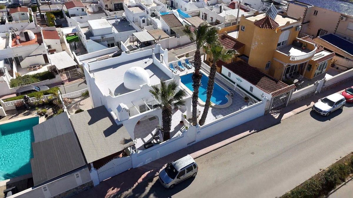 2 Bed Townhouse for sale in Villamartin Costa Blanca, Alicante, Spain