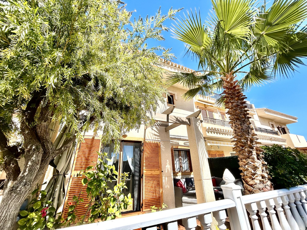 2 Bed Townhouse for sale in Playa Flamenca Costa Blanca, Alicante, Spain