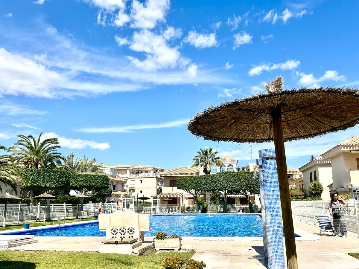 Se vende Adosada de 2 dormitorios en Costa Blanca, Alicante, España