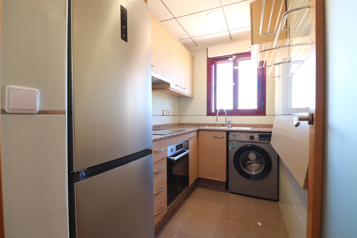 Se vende Apartamento Planta Media de 2 dormitorios en Costa Blanca, Alicante, España