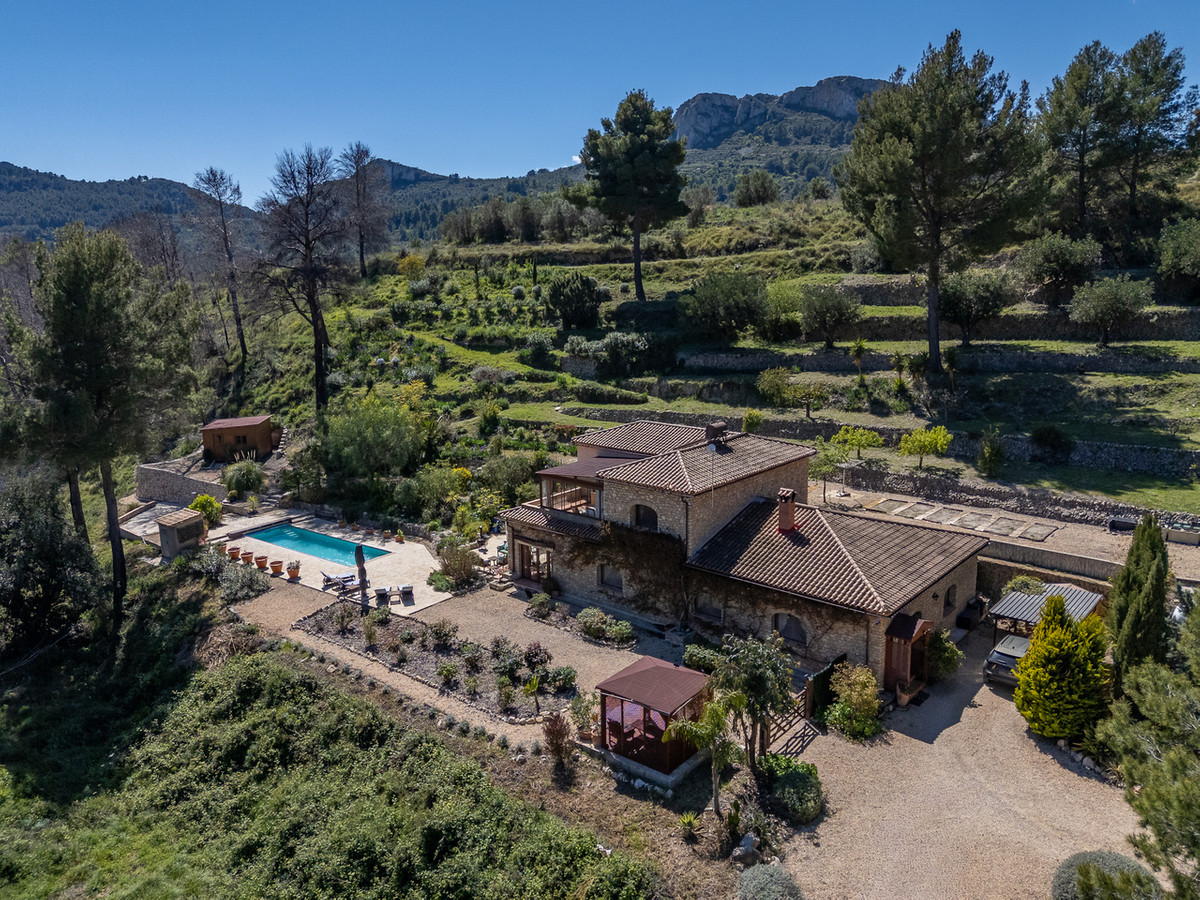 4 Bed Townhouse for sale in Tárbena Costa Blanca, Alicante, Spain