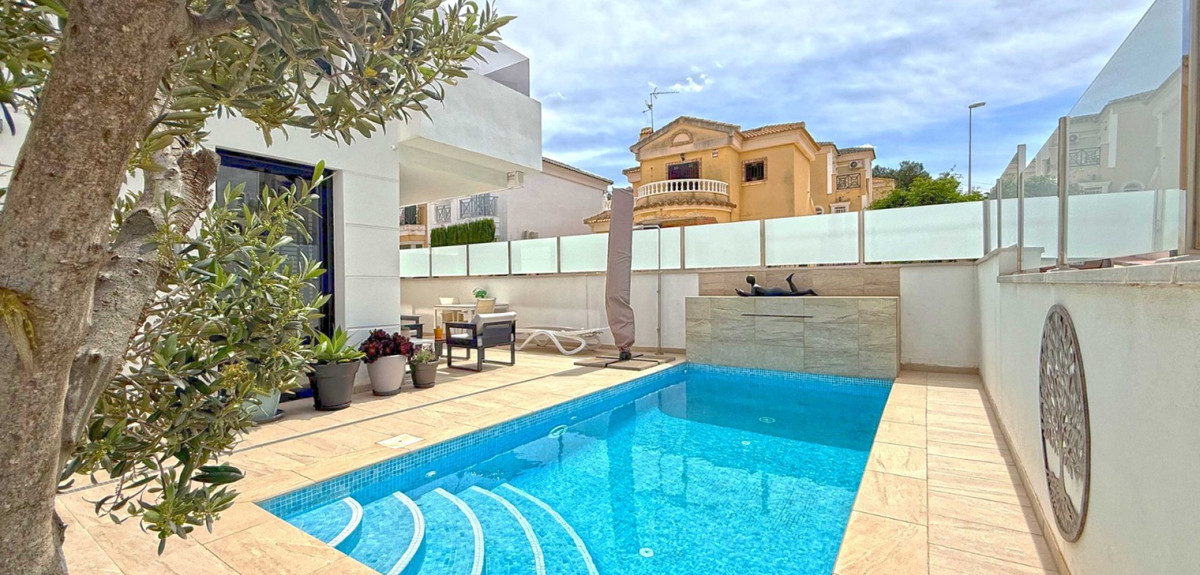 3 Bed Townhouse for sale in Villamartin Costa Blanca, Alicante, Spain