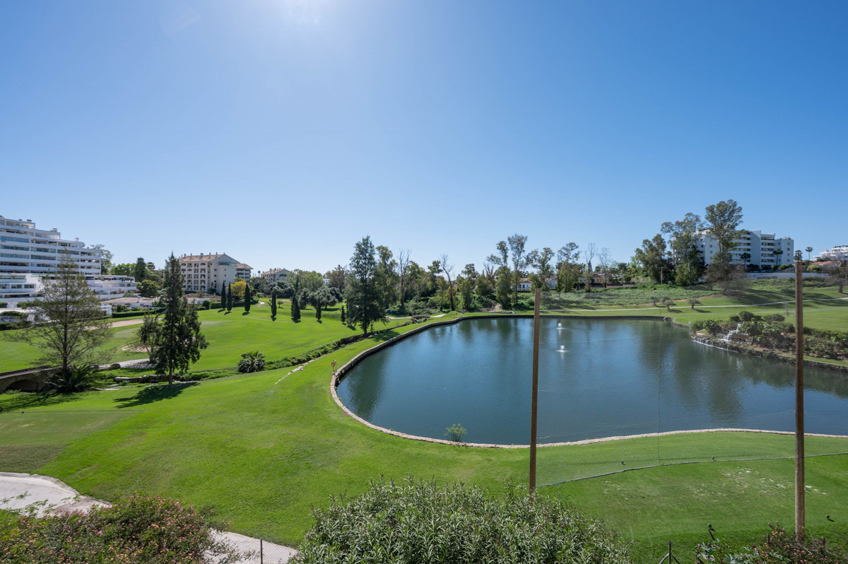 4 Bed Apartment for sale in Guadalmina Alta Costa Del Sol, Málaga, Spain