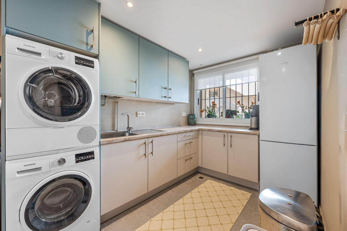 4 Bed Apartment for sale in Guadalmina Alta Costa Del Sol, Málaga, Spain