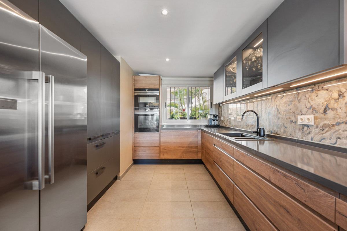 4 Bed Apartment for sale in Guadalmina Alta Costa Del Sol, Málaga, Spain