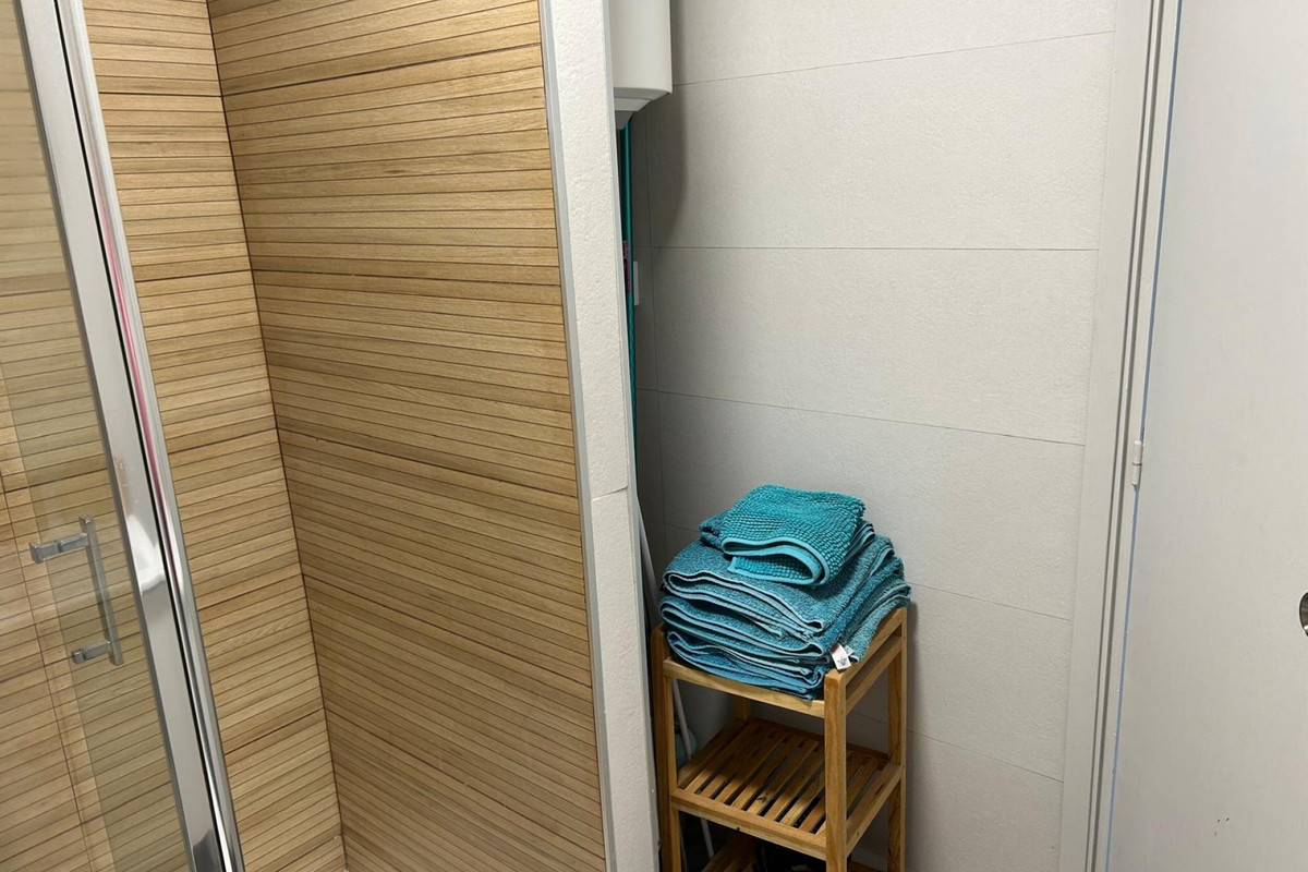 Se vende Apartamento Planta Media de 1 dormitorios en Costa Blanca, Alicante, España