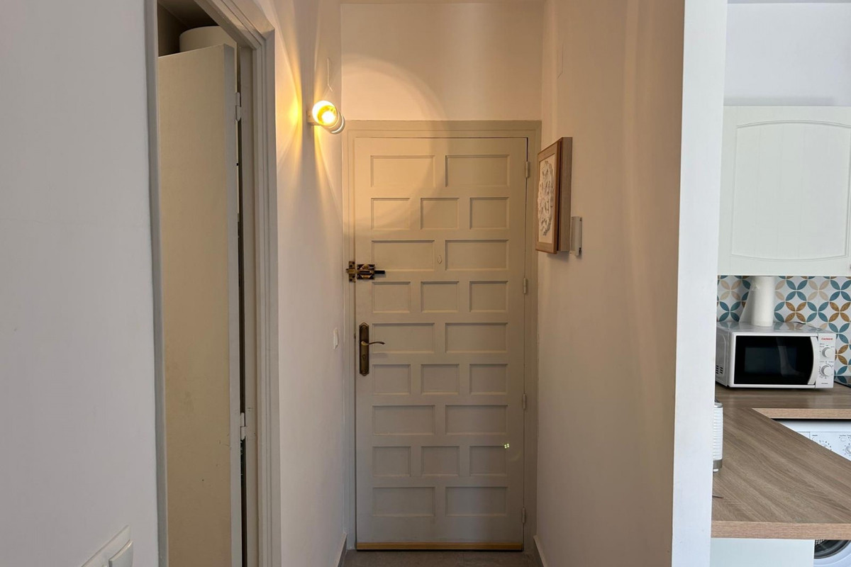 Se vende Apartamento Planta Media de 1 dormitorios en Costa Blanca, Alicante, España