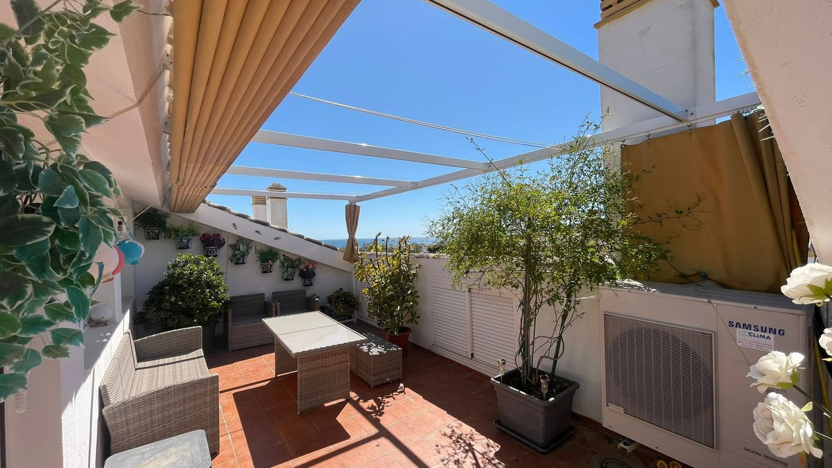 4 Bed Apartment for sale in Marbella Costa Del Sol, Málaga, Spain
