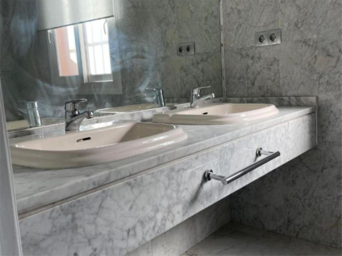 4 Bed Townhouse for sale in Marbella Costa Del Sol, Málaga, Spain