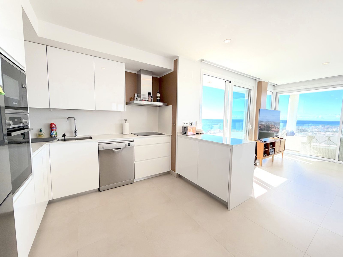 3 Bed Apartment for sale in Torreblanca Costa Del Sol, Málaga, Spain