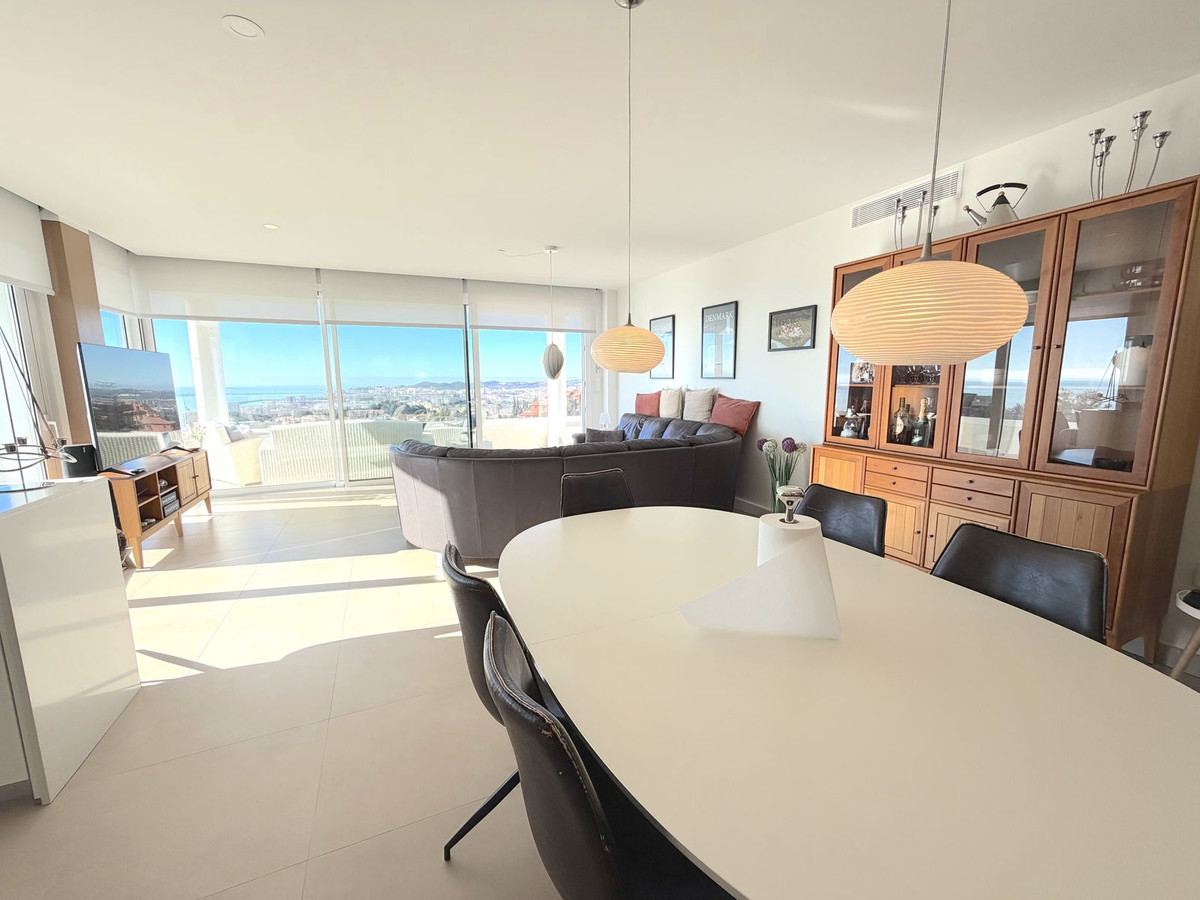 3 Bed Apartment for sale in Torreblanca Costa Del Sol, Málaga, Spain