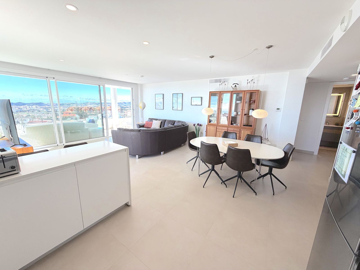 3 Bed Apartment for sale in Torreblanca Costa Del Sol, Málaga, Spain