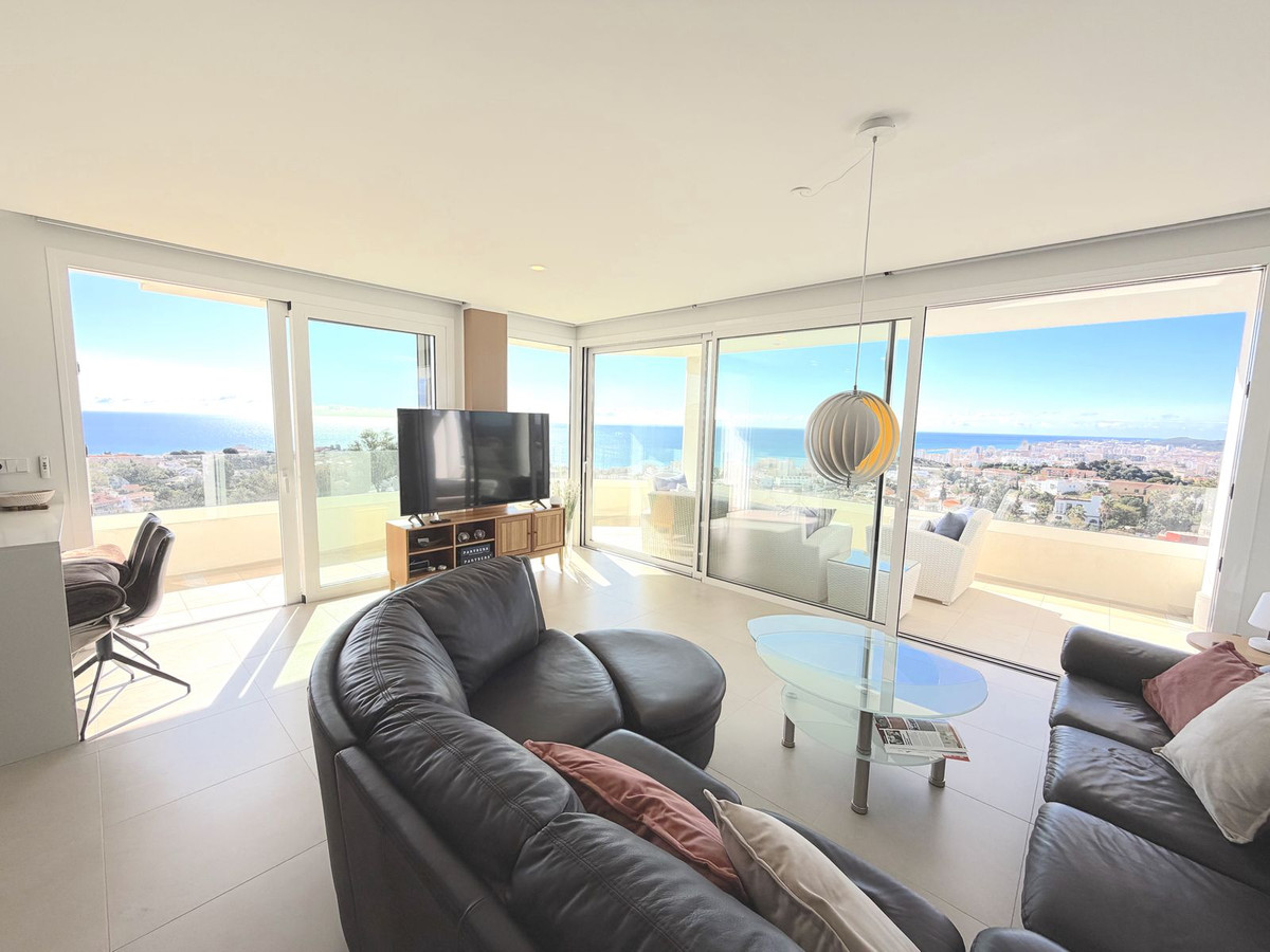3 Bed Apartment for sale in Torreblanca Costa Del Sol, Málaga, Spain