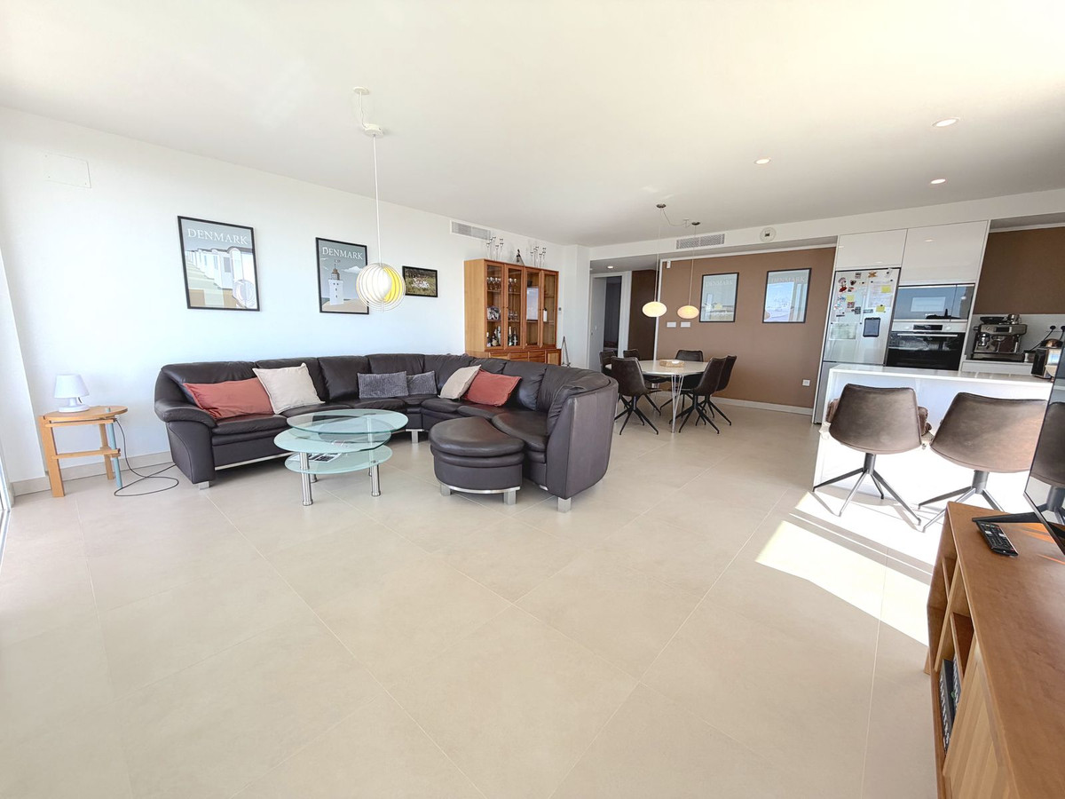 3 Bed Apartment for sale in Torreblanca Costa Del Sol, Málaga, Spain