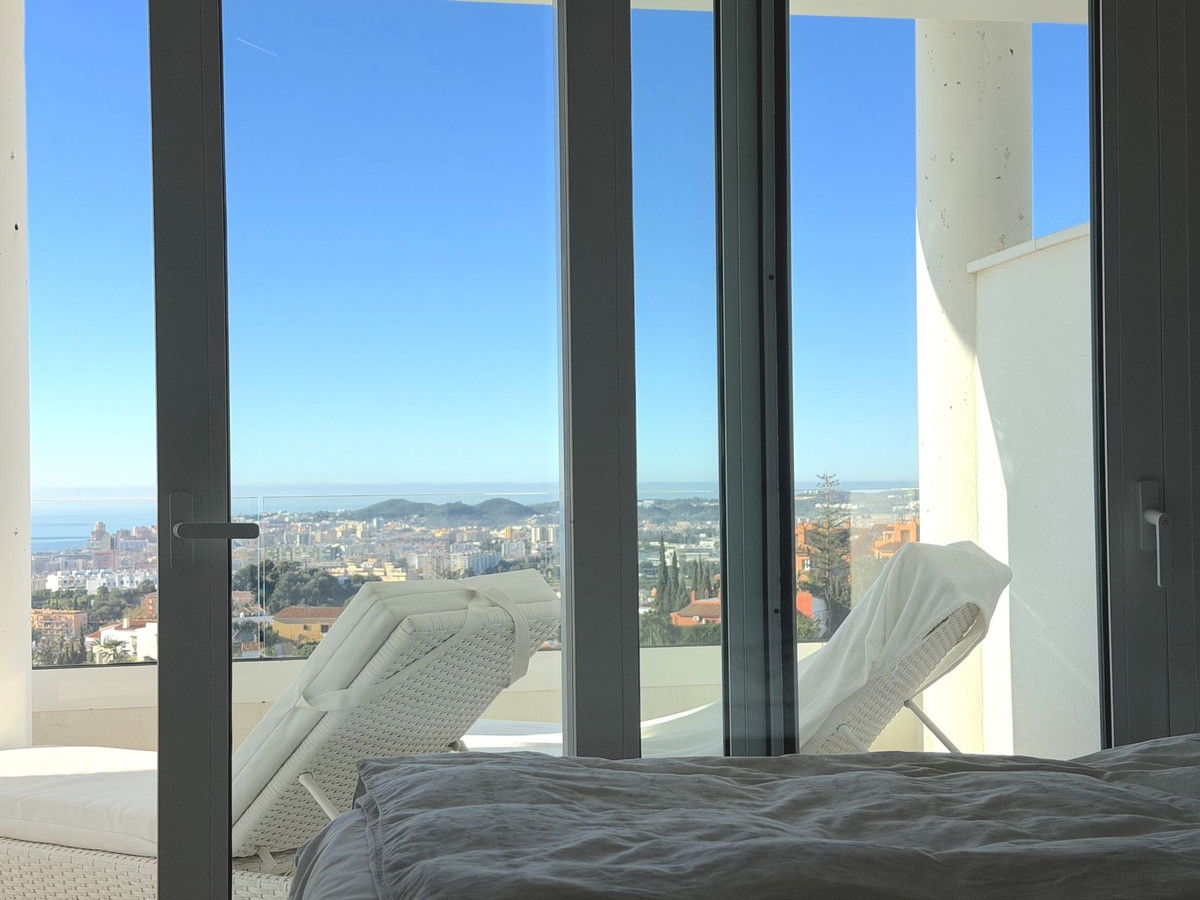 3 Bed Apartment for sale in Torreblanca Costa Del Sol, Málaga, Spain
