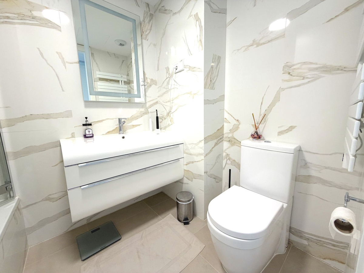 3 Bed Apartment for sale in Torreblanca Costa Del Sol, Málaga, Spain