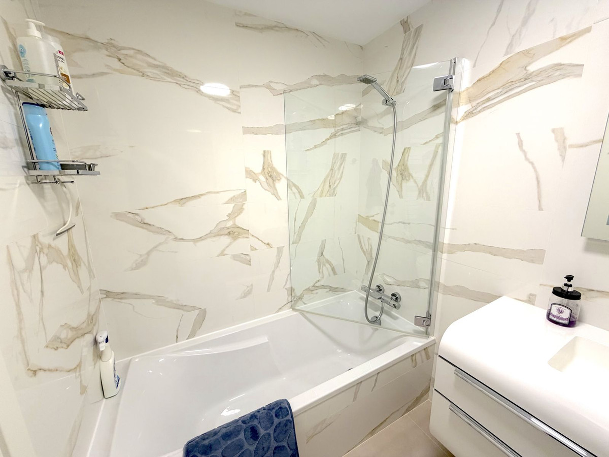 3 Bed Apartment for sale in Torreblanca Costa Del Sol, Málaga, Spain