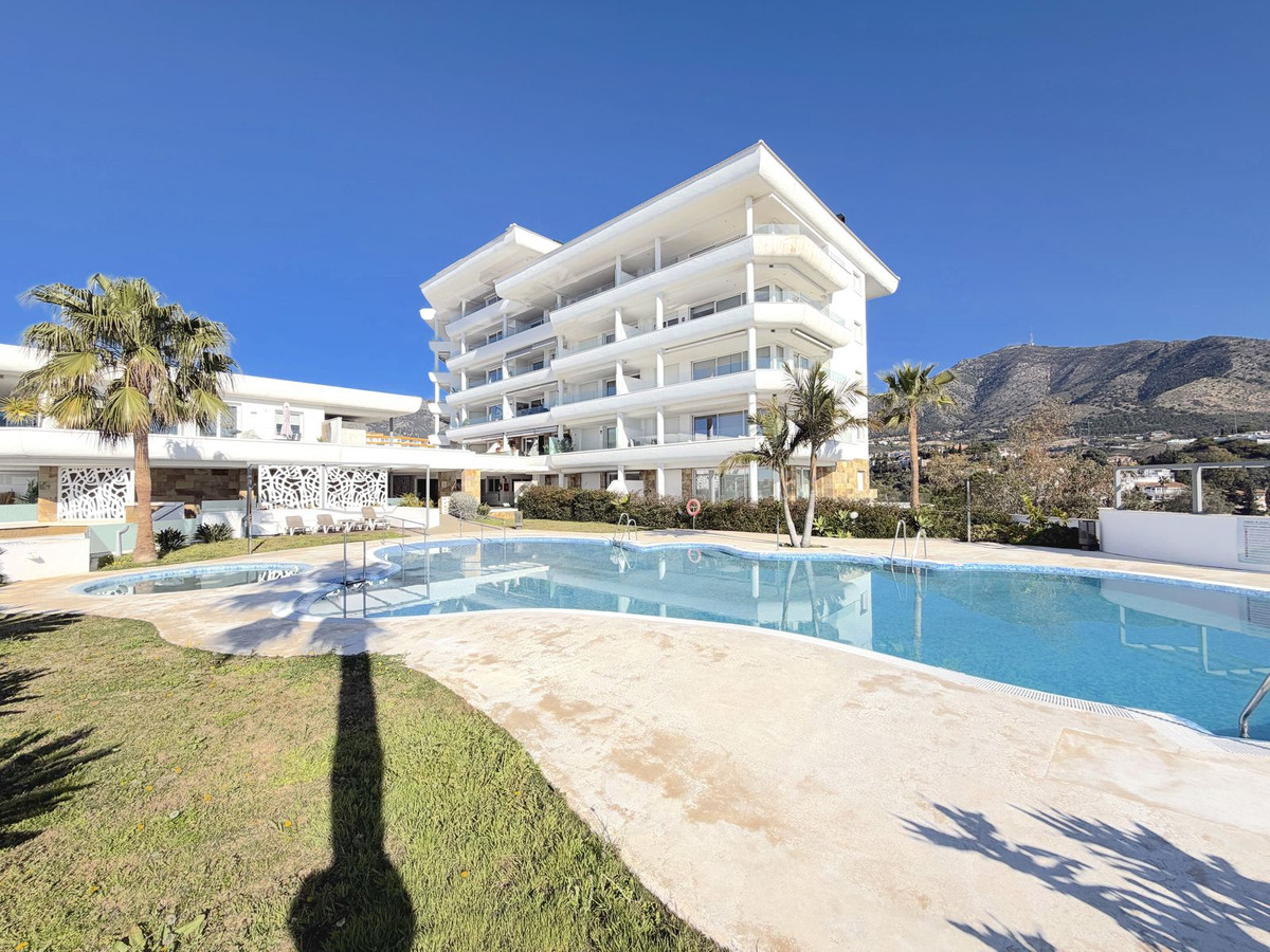 3 Bed Apartment for sale in Torreblanca Costa Del Sol, Málaga, Spain