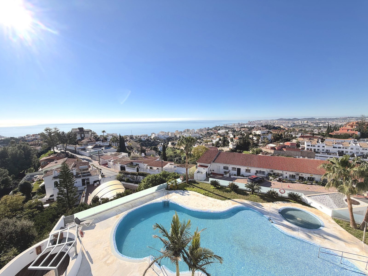 3 Bed Apartment for sale in Torreblanca Costa Del Sol, Málaga, Spain