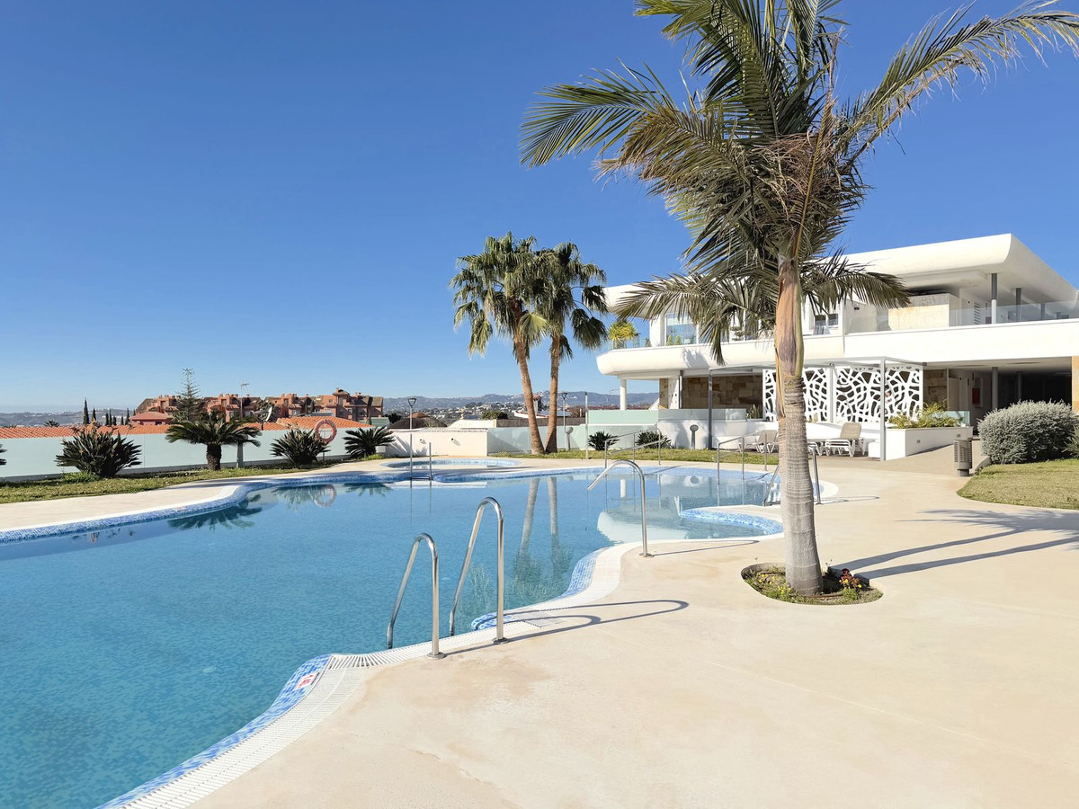 3 Bed Apartment for sale in Torreblanca Costa Del Sol, Málaga, Spain