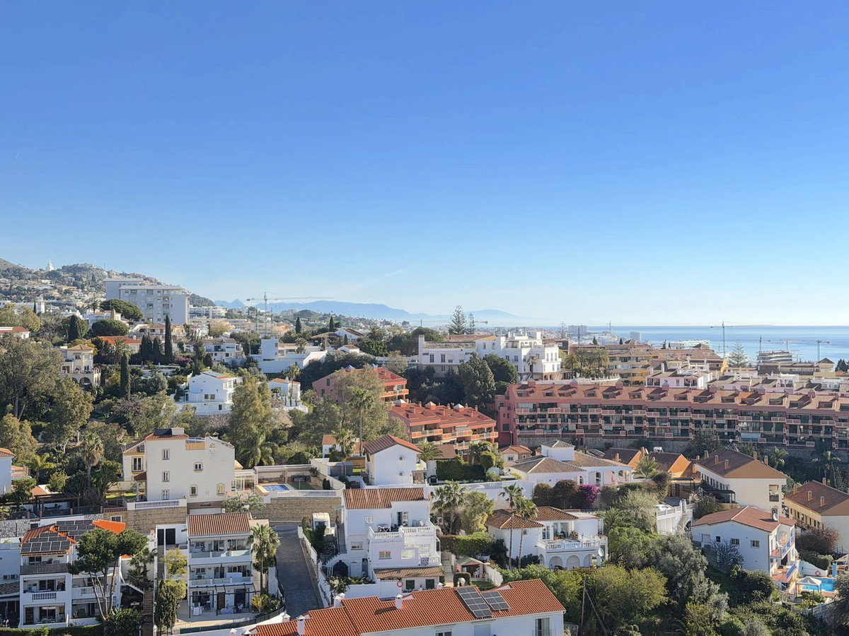 3 Bed Apartment for sale in Torreblanca Costa Del Sol, Málaga, Spain