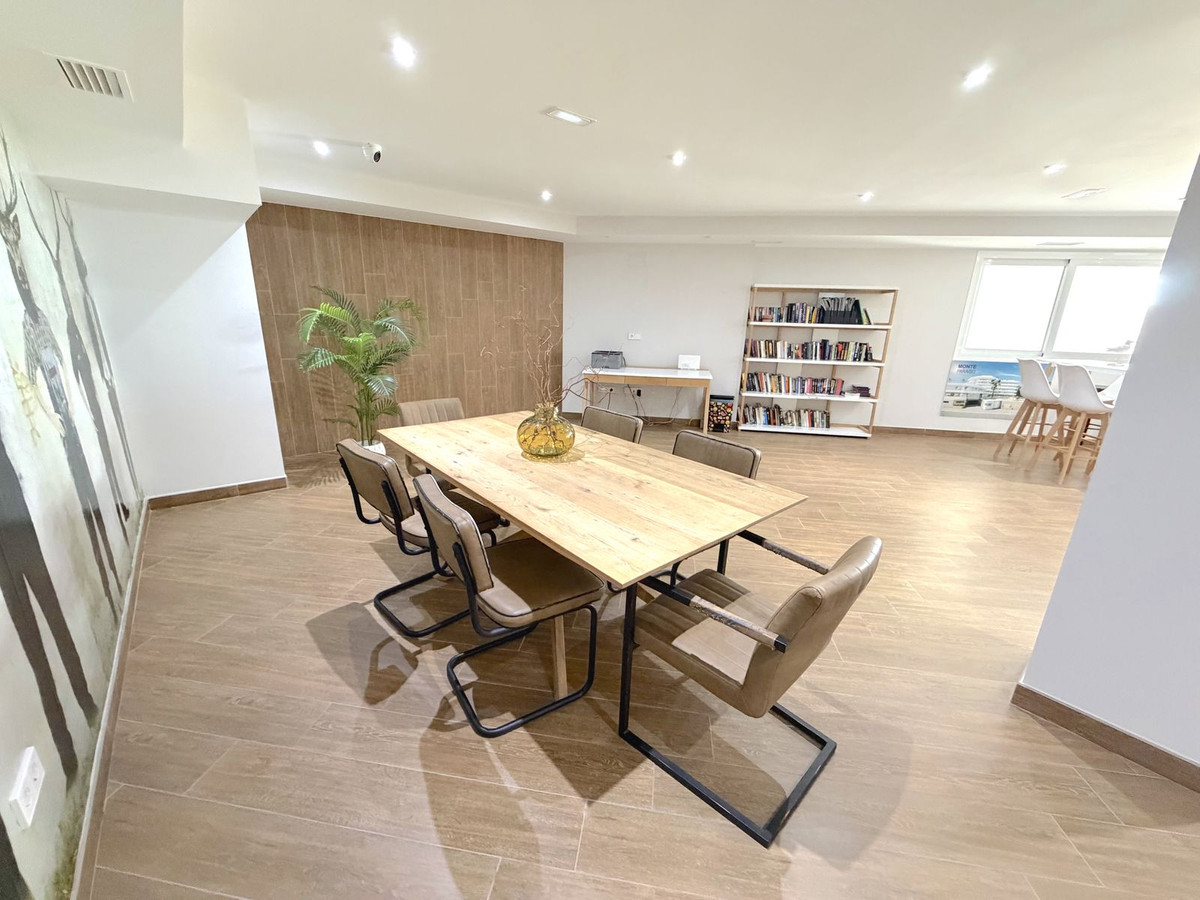 3 Bed Apartment for sale in Torreblanca Costa Del Sol, Málaga, Spain