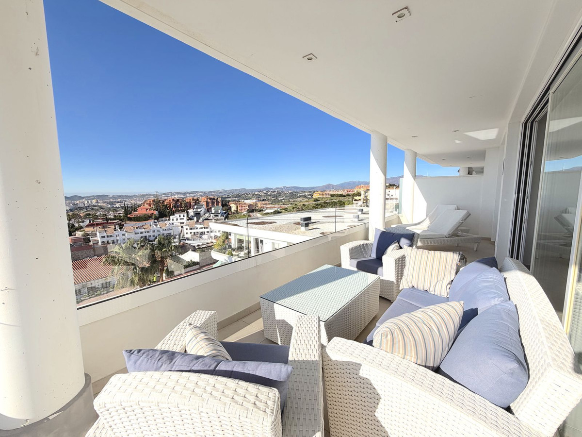 3 Bed Apartment for sale in Torreblanca Costa Del Sol, Málaga, Spain