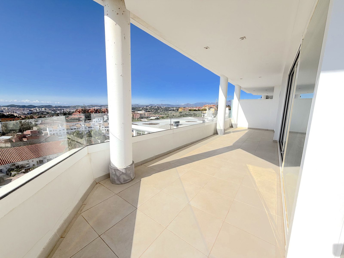 3 Bed Apartment for sale in Torreblanca Costa Del Sol, Málaga, Spain