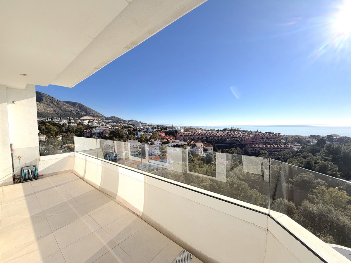 3 Bed Apartment for sale in Torreblanca Costa Del Sol, Málaga, Spain