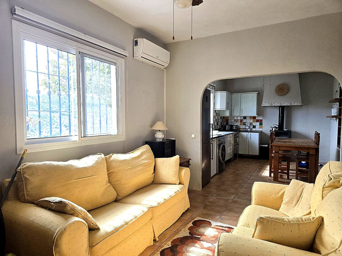 Se vende Finca - Cortijo de 2 dormitorios en Costa Del Sol, Málaga, España