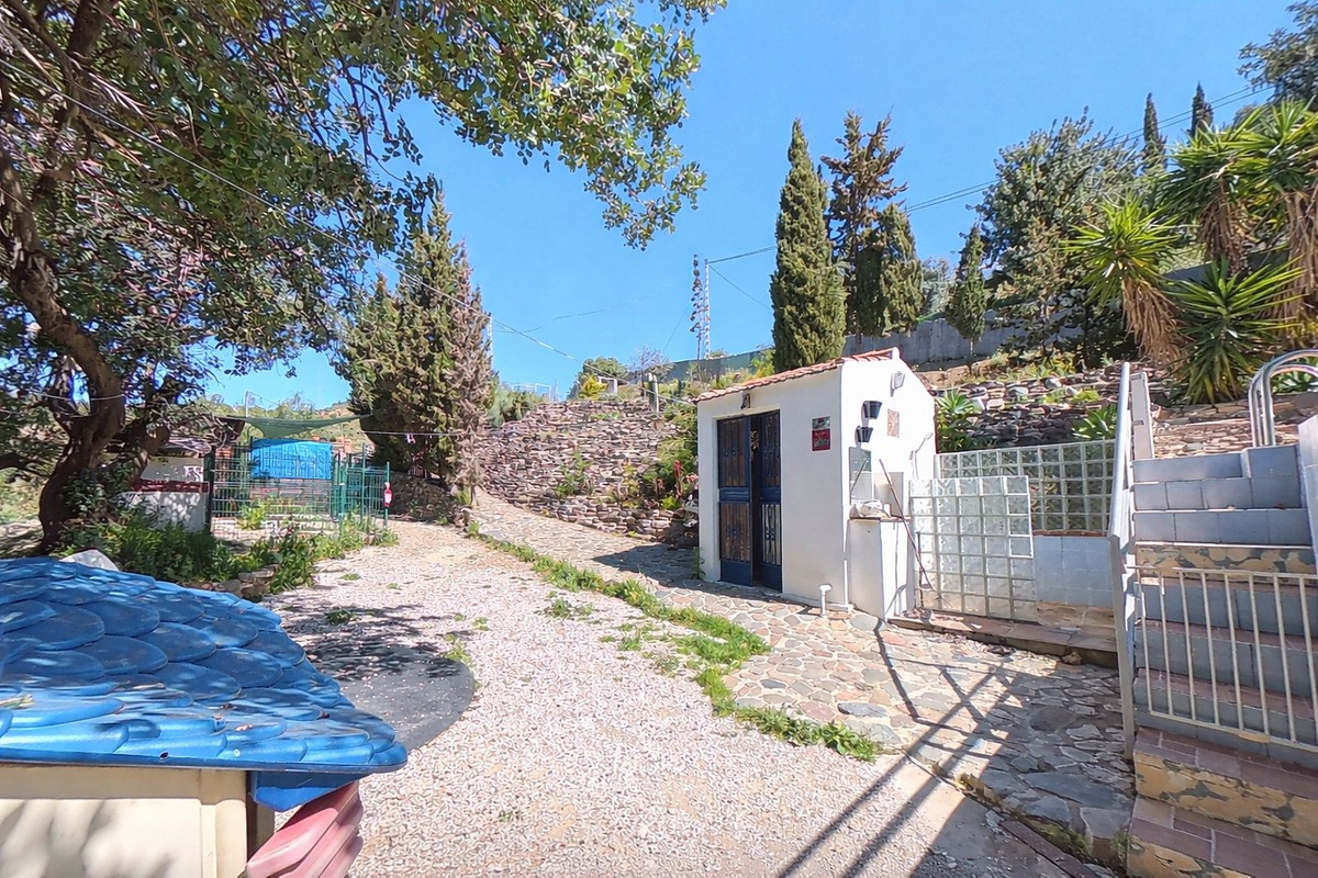 Se vende Finca - Cortijo de 2 dormitorios en Costa Del Sol, Málaga, España