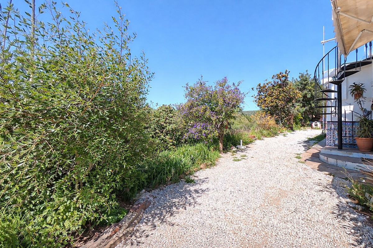 Se vende Finca - Cortijo de 2 dormitorios en Costa Del Sol, Málaga, España