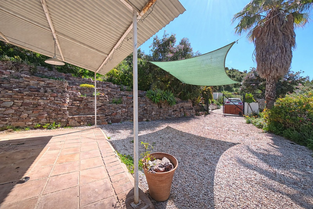 Se vende Finca - Cortijo de 2 dormitorios en Costa Del Sol, Málaga, España