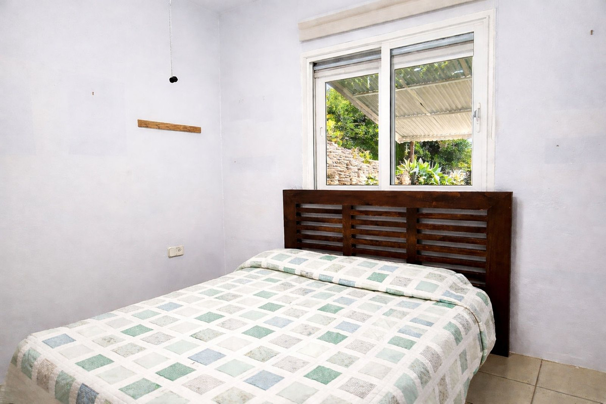 Se vende Finca - Cortijo de 2 dormitorios en Costa Del Sol, Málaga, España