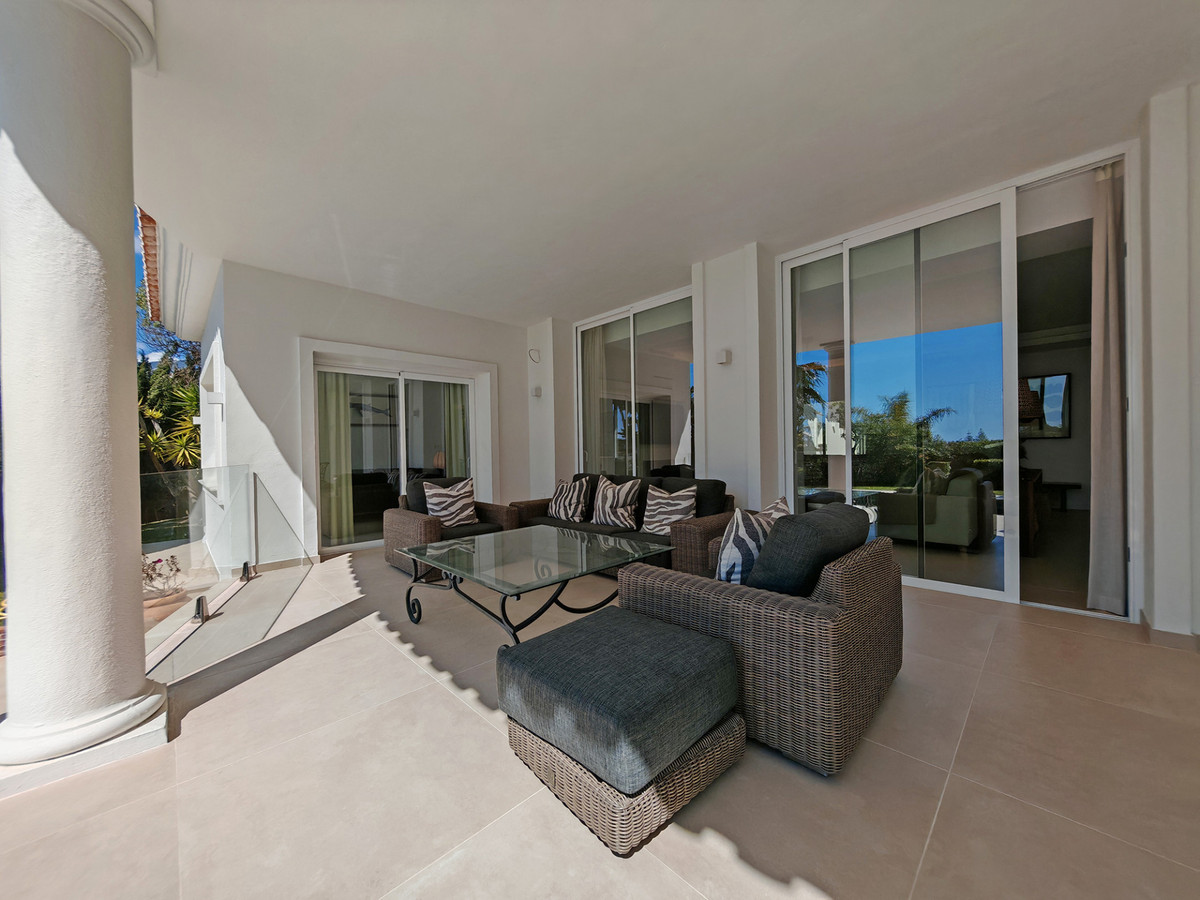 Se vende Villa - Chalet de 4 dormitorios en Costa Del Sol, Málaga, España