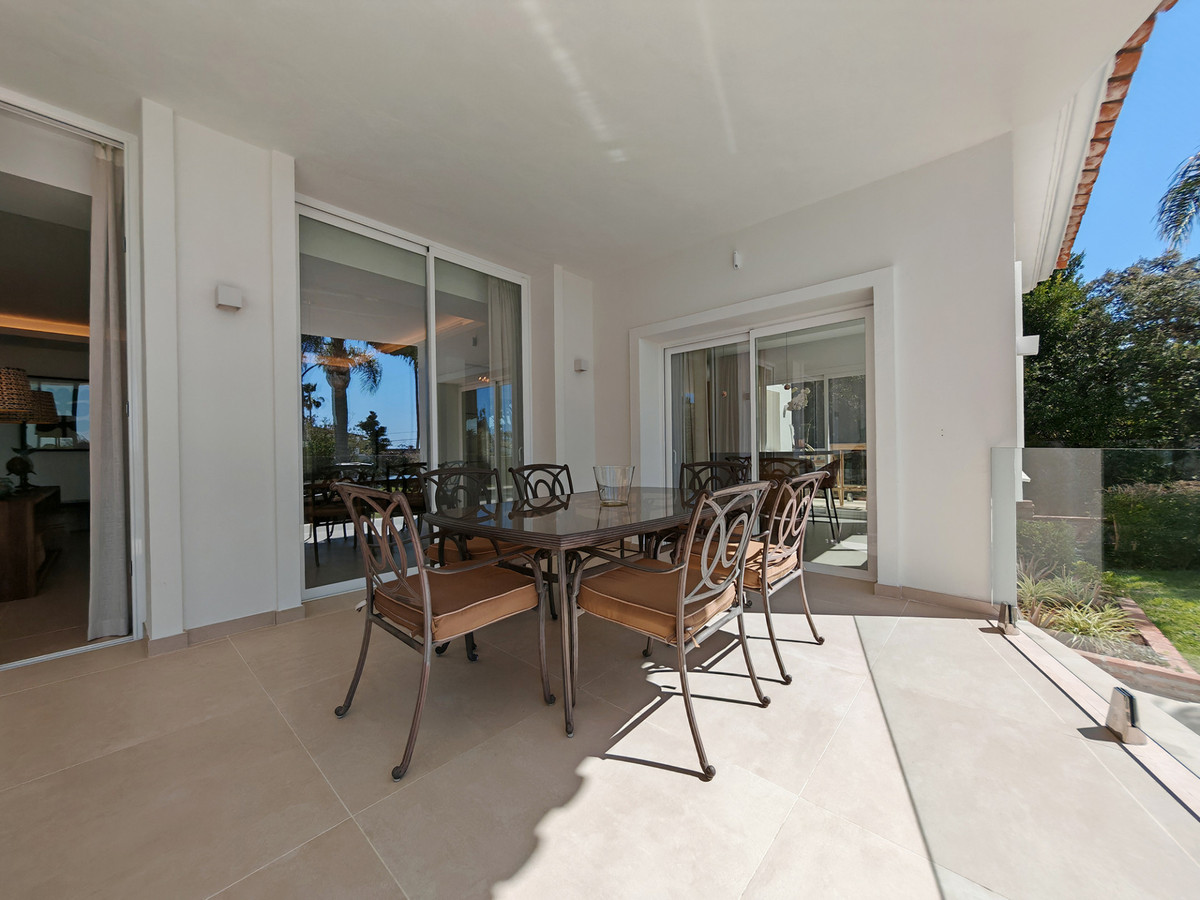 Se vende Villa - Chalet de 4 dormitorios en Costa Del Sol, Málaga, España