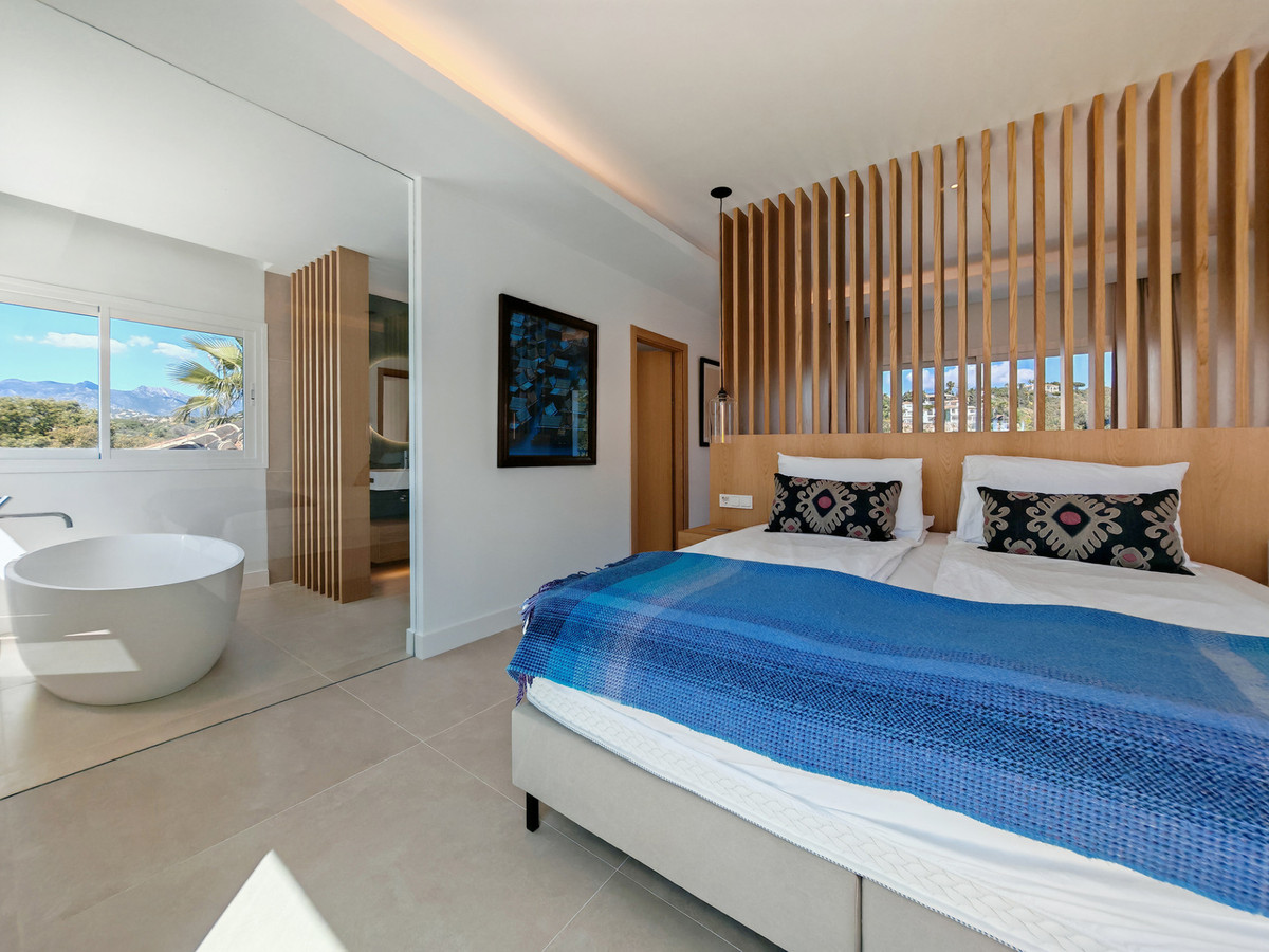 Se vende Villa - Chalet de 4 dormitorios en Costa Del Sol, Málaga, España