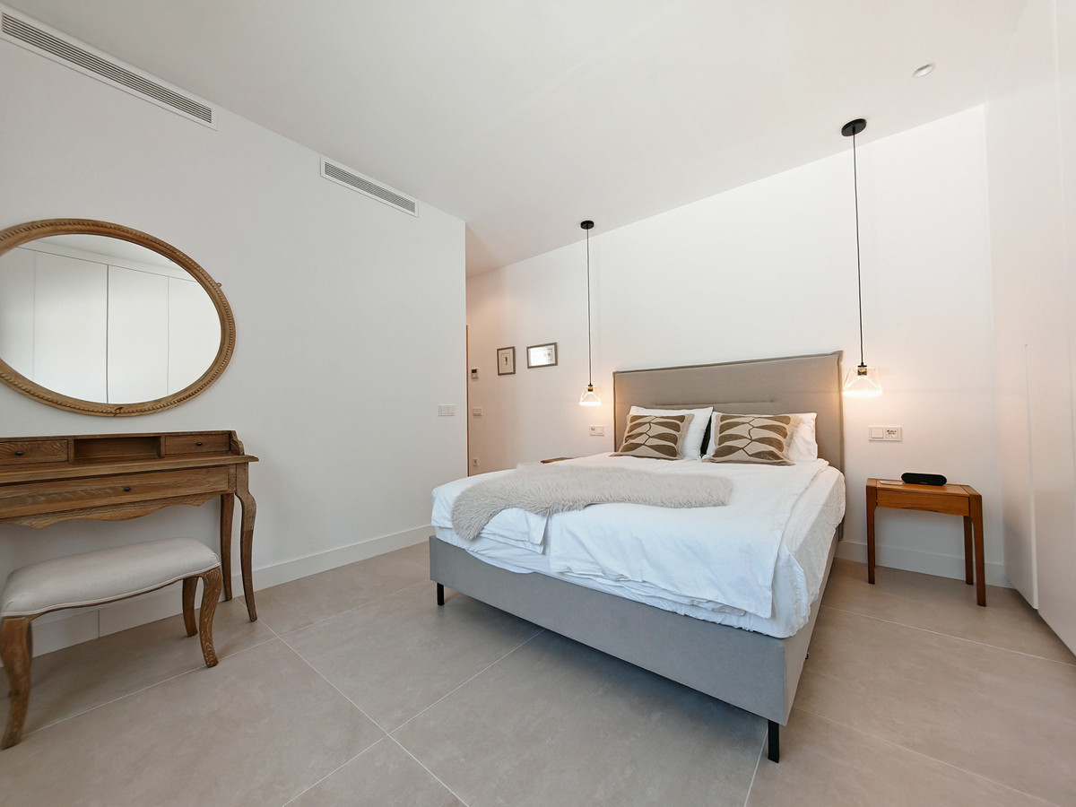 Se vende Villa - Chalet de 4 dormitorios en Costa Del Sol, Málaga, España