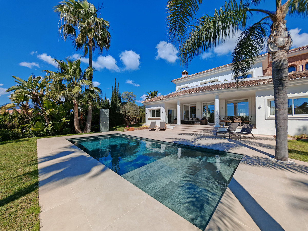 Se vende Villa - Chalet de 4 dormitorios en Costa Del Sol, Málaga, España